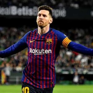 Calcio in crisi di soldi in Europa, Messi ceduto da un Barcellona da fallimento a un PSG dalle tasche senza fondo