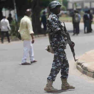 Nigeria, attacco armato in un'accademia militare: due morti e un ufficiale rapito