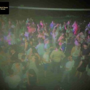 Palermo: 300 persone ballano stipate in un noto locale, festa pubblicizzata sui social
