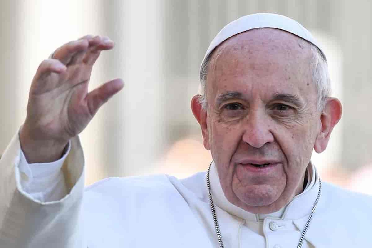 Papa Francesco: "Un infermiere mi ha salvato la vita. Ed è già la seconda volta"