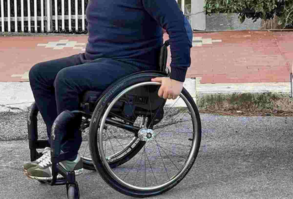 Svizzera, 9 persone paralizzate dopo il Covid: alcuni resteranno sulla sedia a rotelle a vita