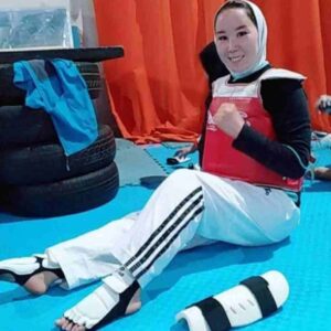Zakia Khoudadadi e Hossain Rasouli arrivati a Tokyo: i due atleti paralimpici afgani sfuggiti a Kabul potranno gareggiare