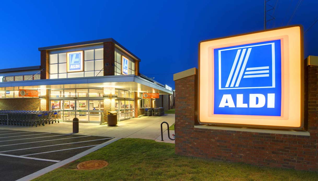 Supermercati ALDI assume diplomati e laureati: le figure ricercate, i requisiti, come fare domanda