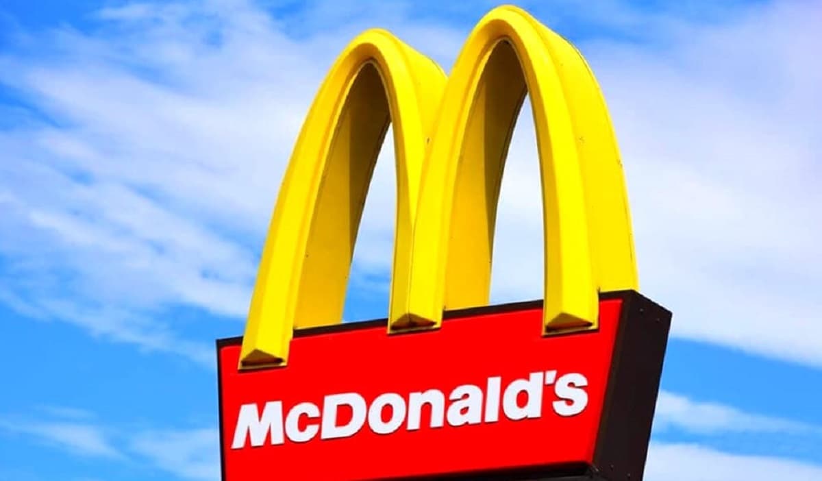 McDonald's assume diplomati: le figure ricercate, i requisiti e come fare domanda