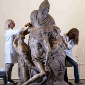 Firenze, restaurata la Pietà di Michelangelo: i lavori erano stati interrotti più volte per il Covid