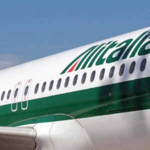 Alitalia, spasmi post mortem: solo bagaglio a mano e sciopero