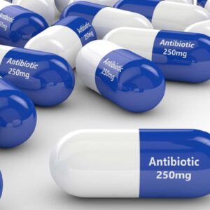 Antibiotico resistenza fa 10mila morti all'anno in Italia: i batteri in grado di sopravvivere ai farmaci