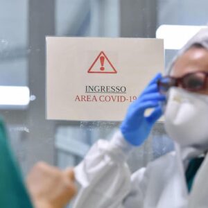 Asl Toscana, sospensione per 59 sanitari No Vax: tra loro 5 medici e 54 infermieri