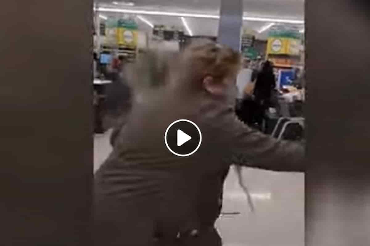 Nuova Zelanda, attentato a Auckland: accoltella sei persone al supermercato, la polizia lo uccide VIDEO