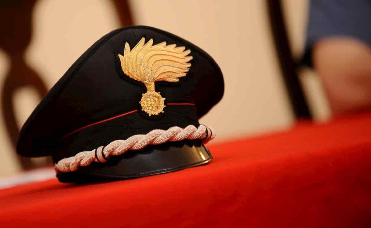 Viterbo, maresciallo dei carabinieri si suicida in caserma: si è sparato con la pistola d'ordinanza