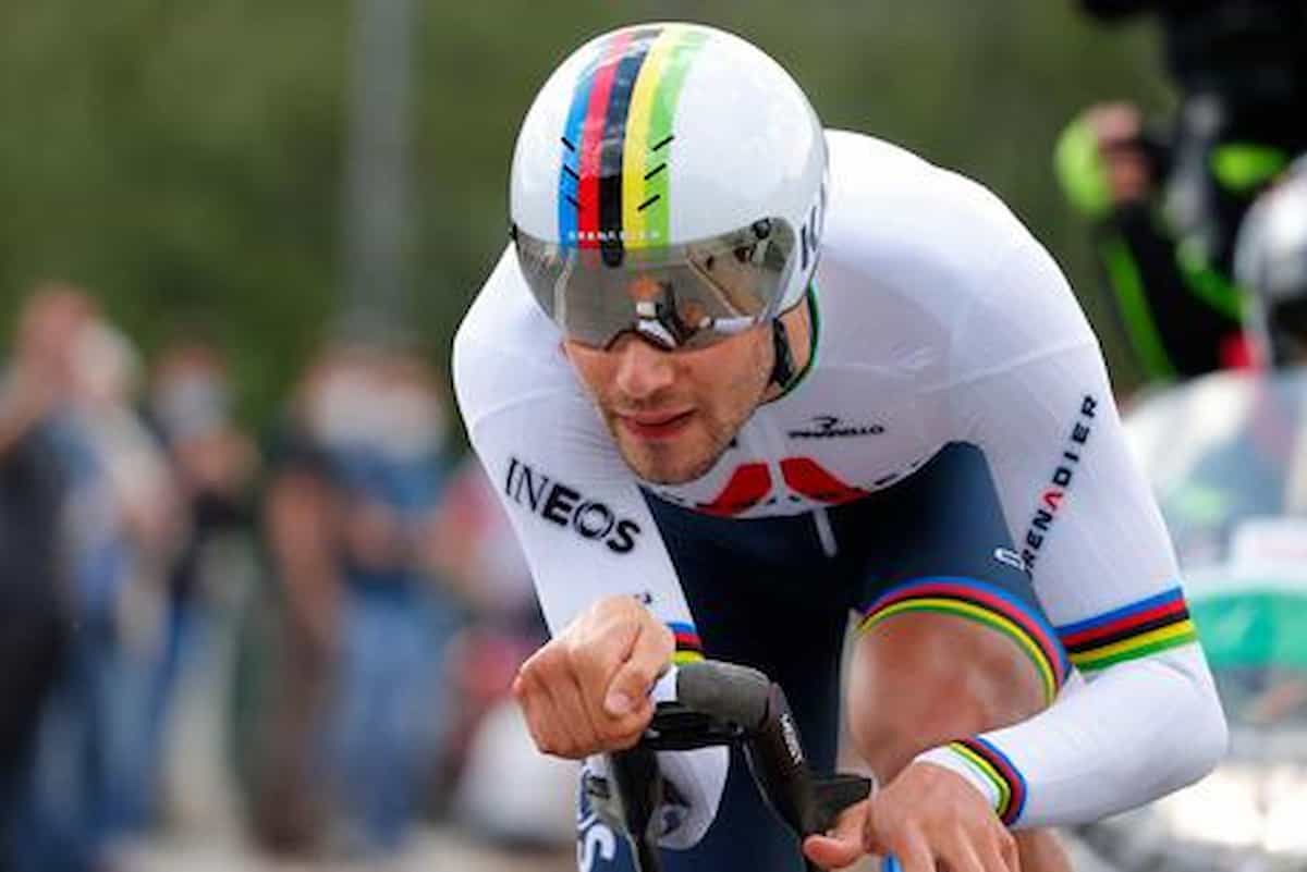 Ciclismo Mondiali, trionfa Ganna nelle Fiandre con una cronometro perfetta ad oltre 54 km/h. Battuti gli altri big
