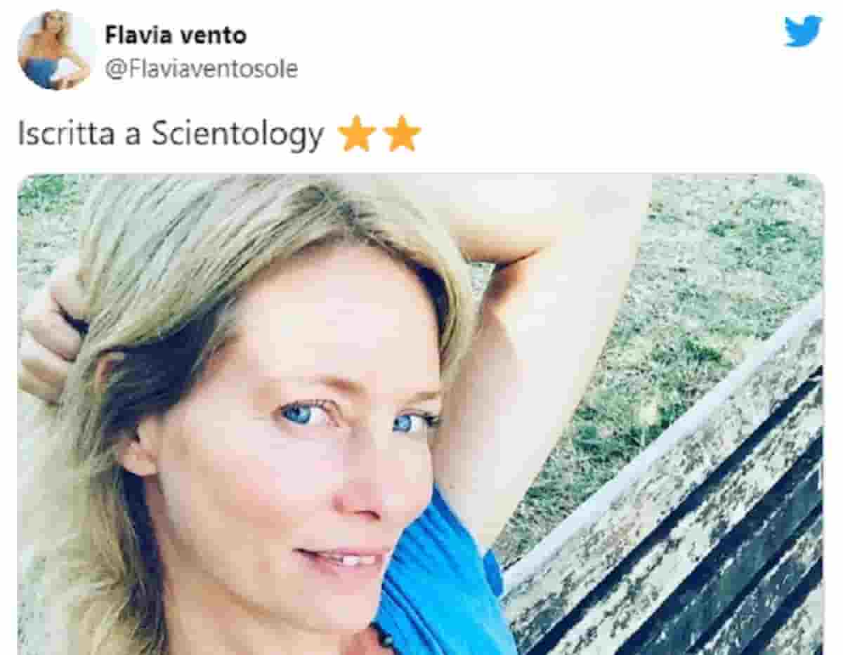 Flavia Vento si è iscritta a Scientology: anni fa su Twitter tempestava di messaggi Tom Cruise