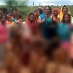 India, bambine sfilano nude per evocare la pioggia: indignazione sui social