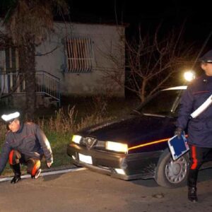 Isola Capo Rizzuto, auto sbanda e finisce contro un muro: morti un 46enne un 28enne