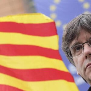 Carles Puigdemont, il leader della Catalogna è stato scarcerato: "Sto bene, ad Alghero sono come a casa"