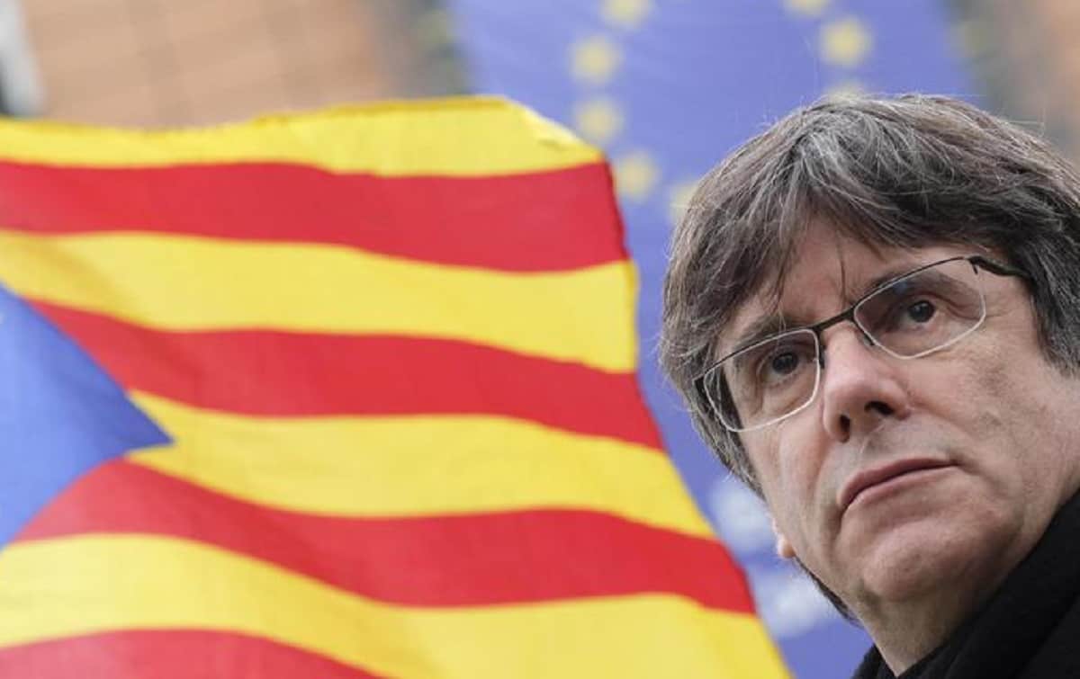 Carles Puigdemont, il leader della Catalogna è stato scarcerato: "Sto bene, ad Alghero sono come a casa"