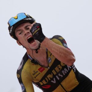 Vuelta di Spagna ha vinto per la terza volta lo sloveno Primo Roglic, Gran finale a Santiago de Compostela