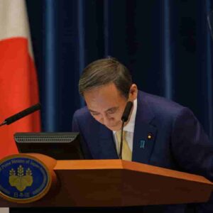 Giappone: il premier Suga sta per dimettersi e il partito conservatore si ritrova senza leader
