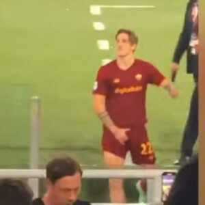 Zaniolo e il gestaccio contro i tifosi della Lazio nel derby: il VIDEO girato da Anna Falchi