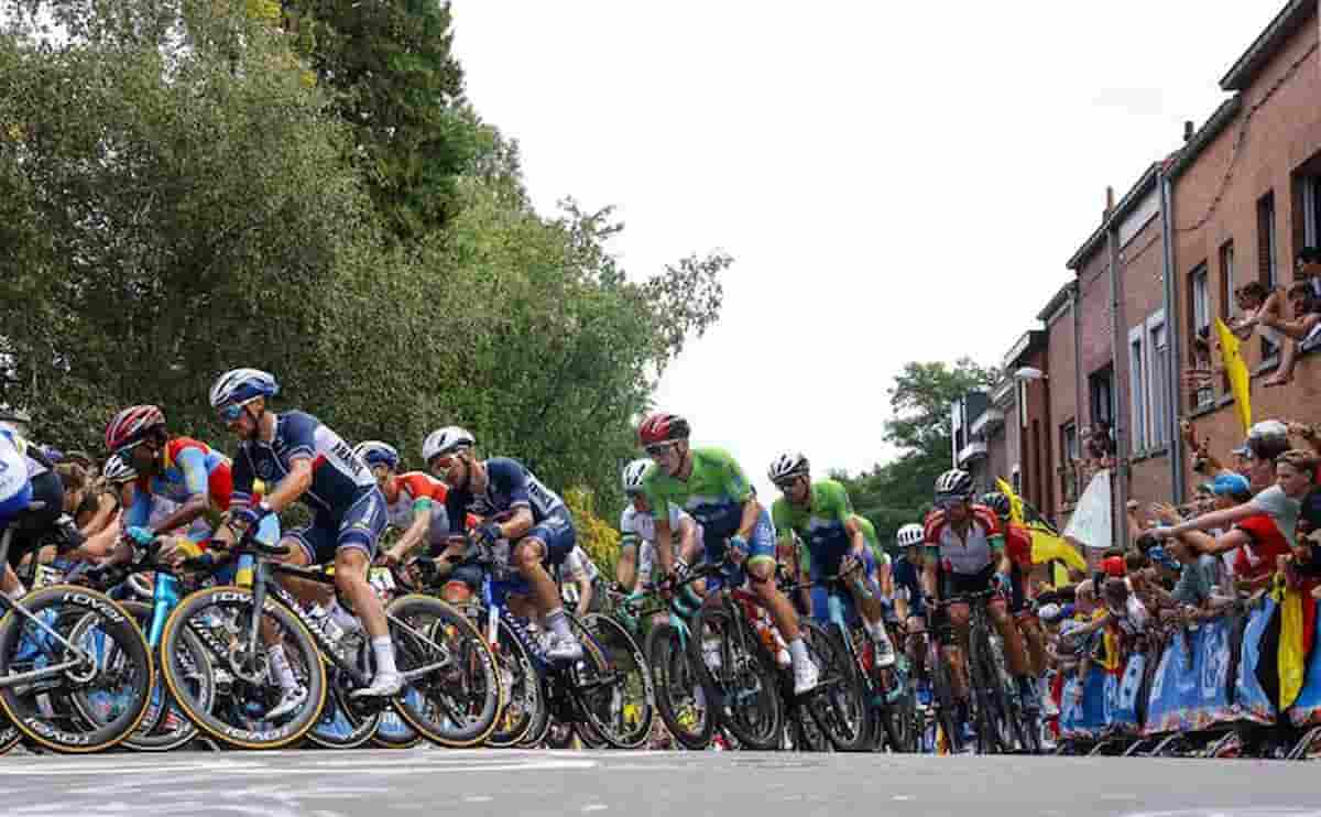 Giro Lombardia 2021, parata di campioni sabato 9 ottobre da Como a Bergamo. Collegati 200 Paesi