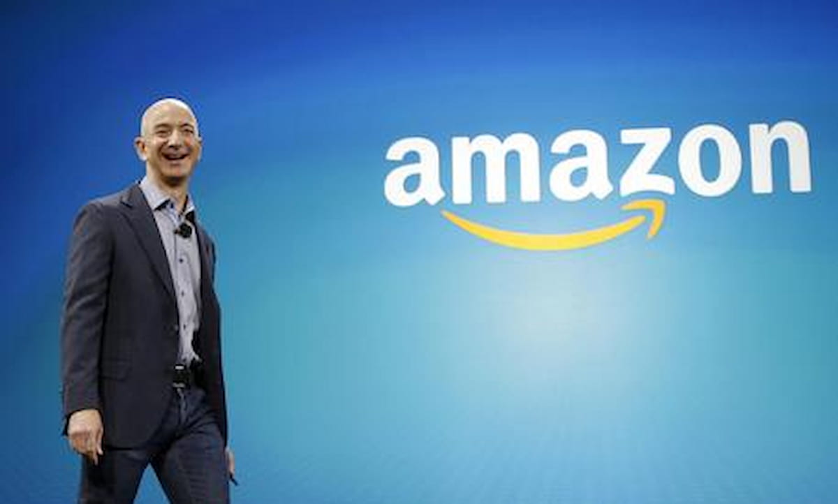 Amazon, dipendenti senza stipendio e licenziati per un errore del software, rivelazione del New York Times