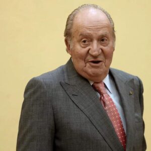 Juan Carlos, l'ex Re di Spagna e le sue 5mila amanti: servizi segreti gli iniettarono ormoni per bloccare sua libido?