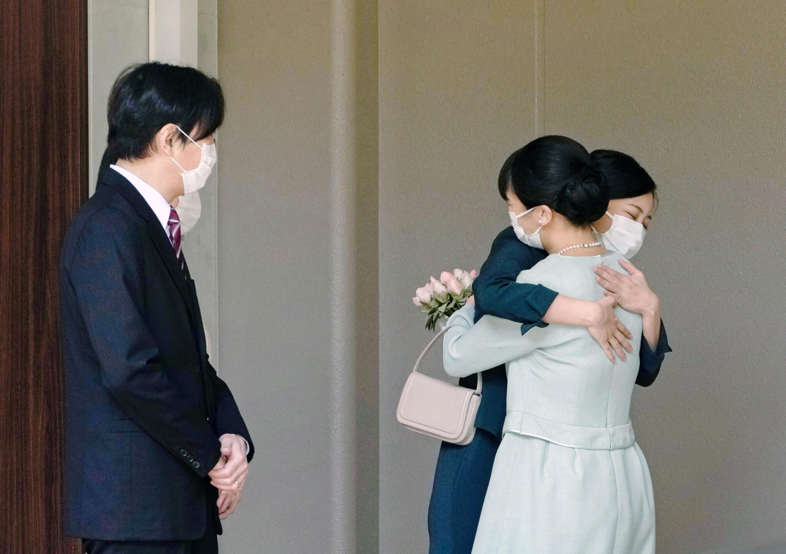 Giappone, la principessa Mako sposa il 'non nobile' Kei Komuro: cerimonia civile e sottotono FOTO