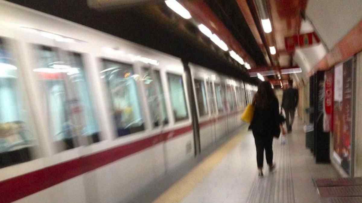 Metro Roma, uomo morto investito da un treno a Giulio Agricola: Linea A interrotta tra Anangina e San Giovanni