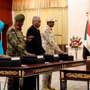 Colpo di Stato in Sudan: esercito arresta premier e ministri e blocca internet e telecomunicazioni