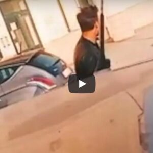 Vittorio Brumotti all'ex Onpi di Foggia, gli gridano: "Vattene! Rubategli la bicicletta" VIDEO