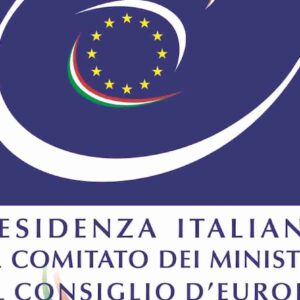 Francobollo per la presidenza italiana del comitato dei ministri del Consiglio d'Europa: valore, tiratura, bozzetto FOTO
