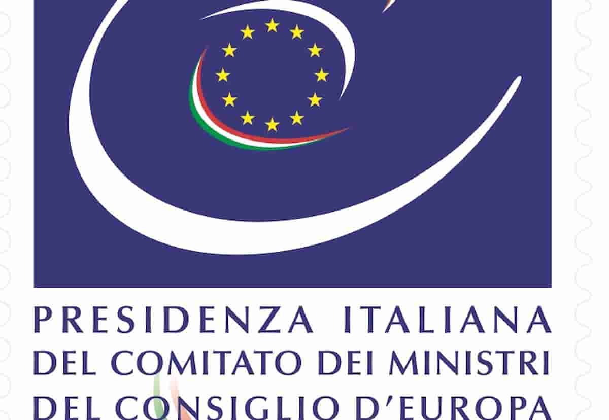 Francobollo per la presidenza italiana del comitato dei ministri del Consiglio d'Europa: valore, tiratura, bozzetto FOTO
