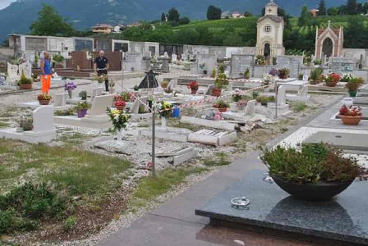 Alessandra Perini sepolta col marito che la uccise e poi si tolse la vita: raccolta fondi per separarla da lui