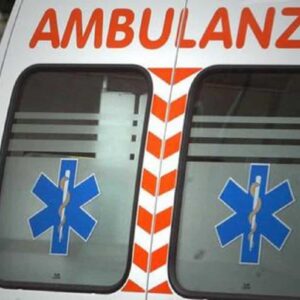 Monza, 39enne si dà fuoco in via Luciano Manara: è in gravi condizioni