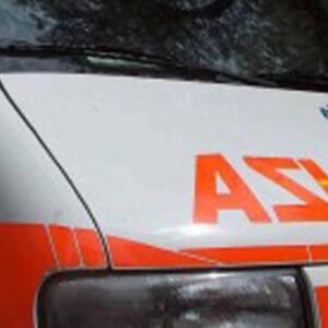 Mezzogoro (Ferrara), scontro tra due auto: muore 60enne, illesa la figlia 13enne. Grave una donna
