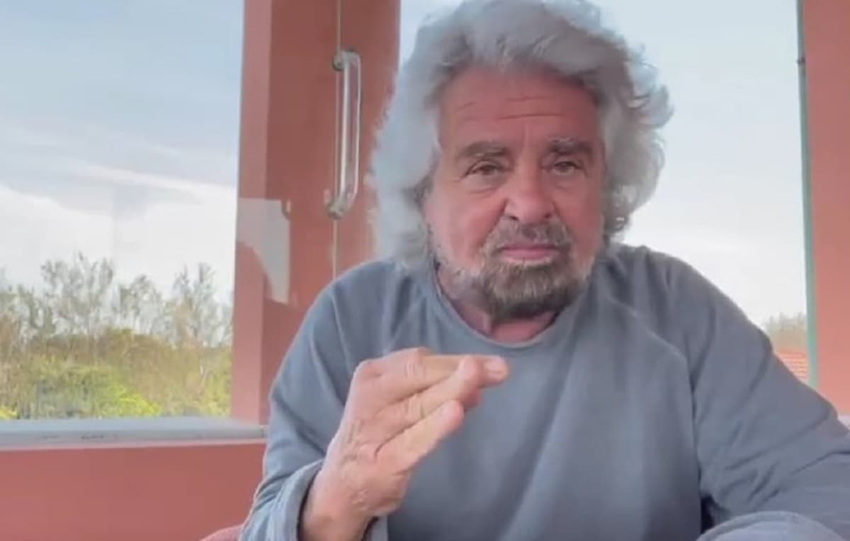 Beppe Grillo: "Reddito universale contro le disuguaglianze o l'Italia finirà come Squid Game"