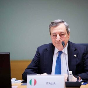 Mario Draghi sugli sbarchi dei migranti: "La situazione è insostenibile per l'Italia, la Ue deve intervenire"