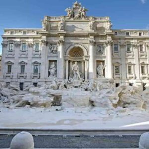 Roma, turista accerchiata e derubata a Fontana di Trevi da tre giovani rom
