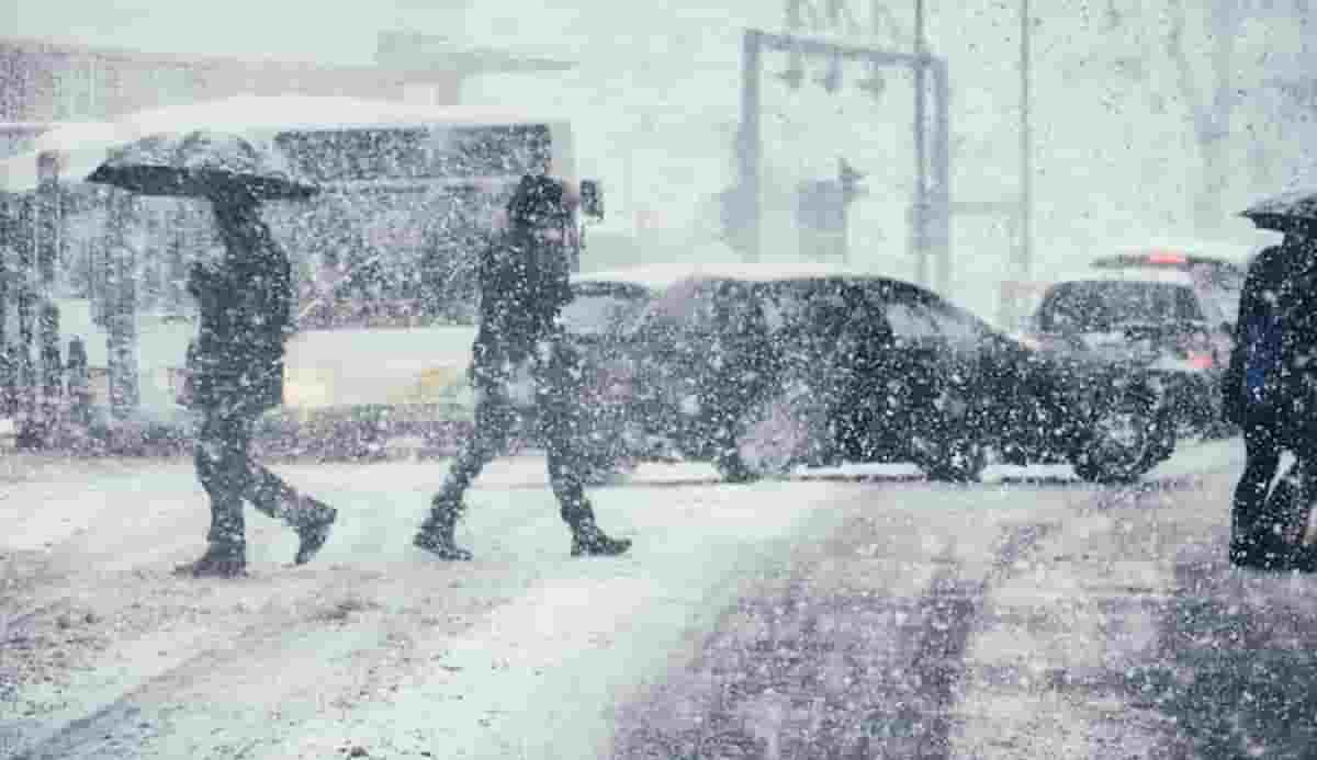 Allerta meteo: neve e gelo anche in città, da mercoledì 1 dicembre tornano pioggia e temporali