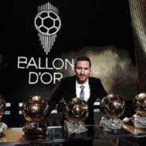 Messi vince il settimo Pallone d'Oro. Battuti (ancora una volta) Robert Lewandowski e Benzema
