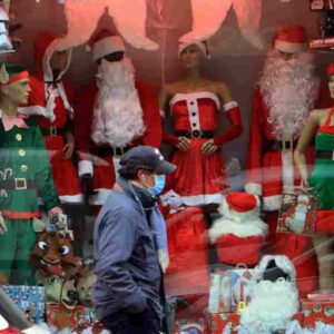 Natale e Capodanno, regole ai tempi del Super Green Pass: ristoranti, viaggi, concerti, mercatini
