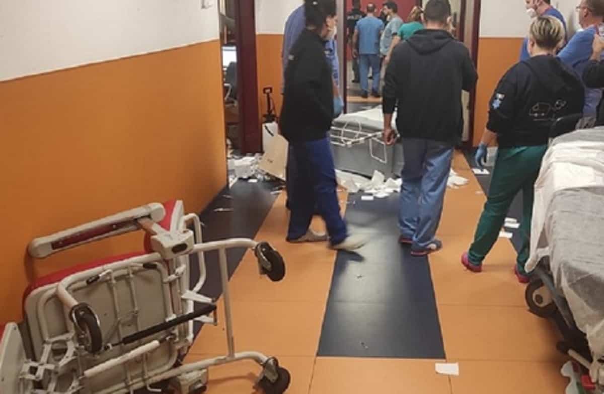 Palermo, donna di 60 anni muore in ospedale e i parenti sfasciano il pronto soccorso FOTO