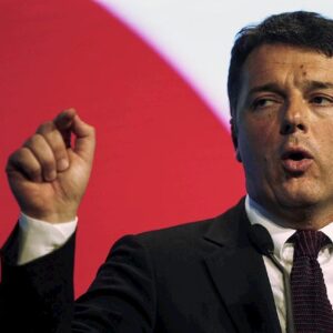 Renzi, getti la maschera, l'outing sul palco della Leopolda: è sempre stato a destra, a sinistra si rassegnino