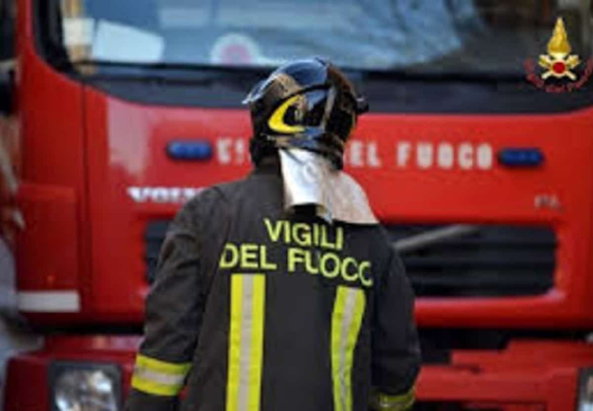 San Giuliano Terme (Pisa), fuma a letto e scoppia un incendio: morta 96enne