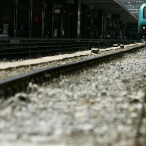 Padova, 44enne annuncia il suicidio su Tik Tok mentre è sul treno. Salvata dalla Polizia ferroviaria