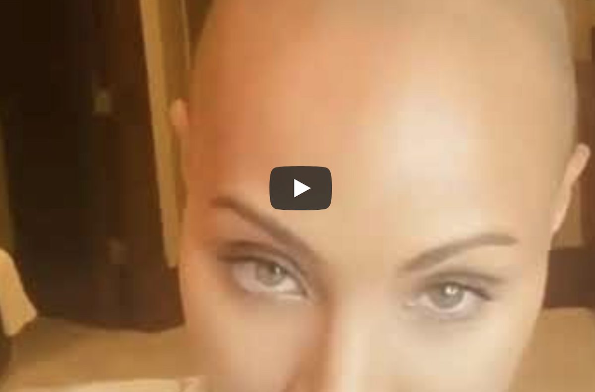 Jada Pinkett Smith si mostra senza capelli su Instagram: "Io e la mia alopecia diventeremo amiche"