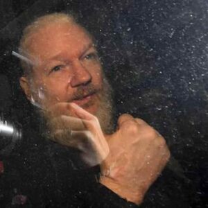 Julian Assange (Wikileaks) rischia la estradizione negli Usa: l'Alta Corte inglese ha ribaltato il verdetto contrario