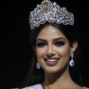 Miss Universo, vince la indiana Harnaaz Sandhu, tra le pressioni contro Israele a sostegno dei palestinesi