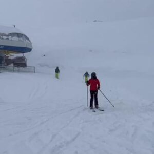 Alagna, il ragazzo di 15 anni morto sugli sci: caduta e colpo alla testa sulla pista rossa