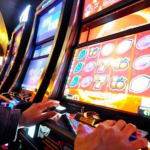 Come funzionano le slot machine online? Gli algoritmi che controllano il gioco